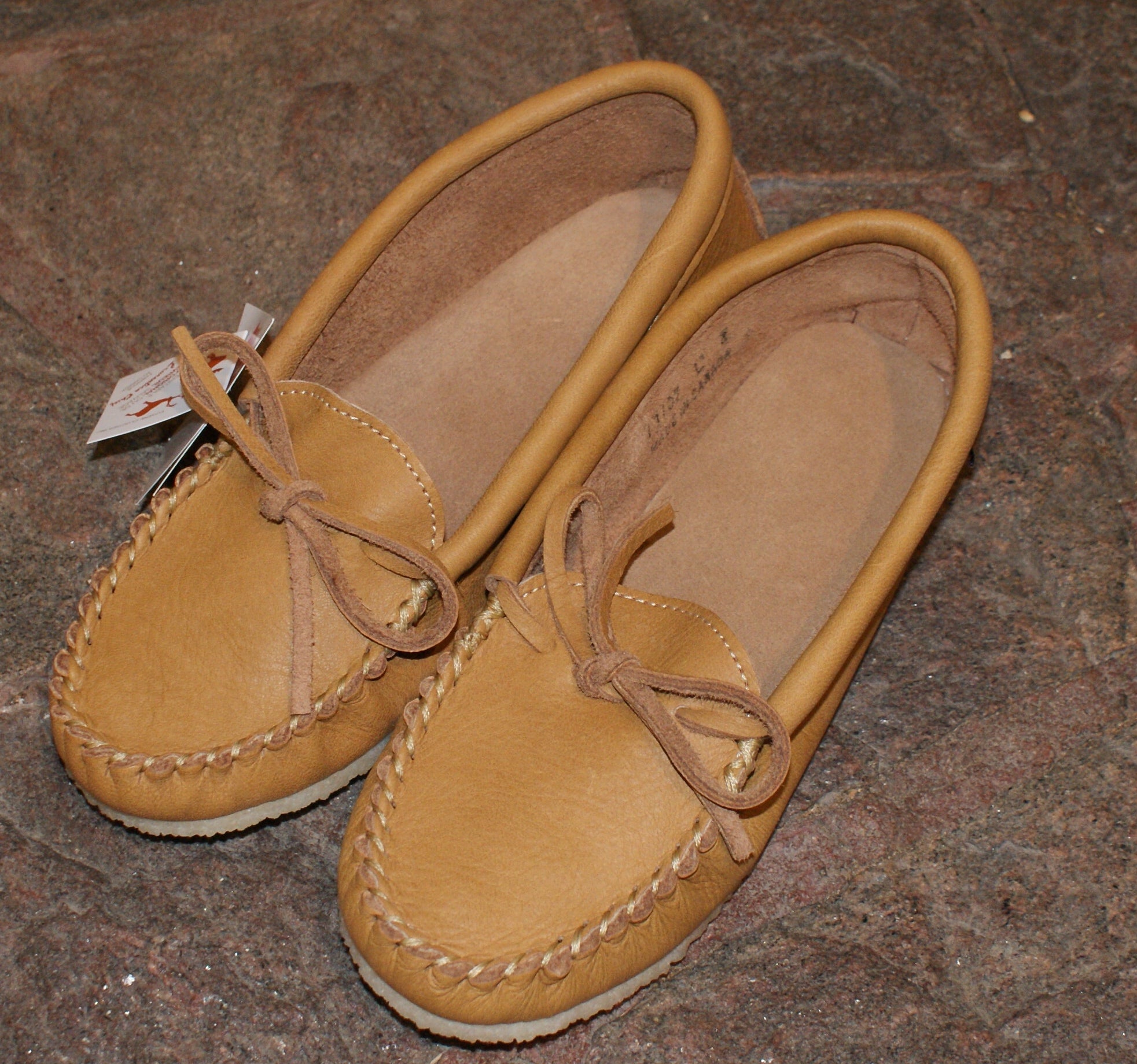 Ladies Rubber Soled Moose Hide Moccasins #13107 – Whetung Ojibwa