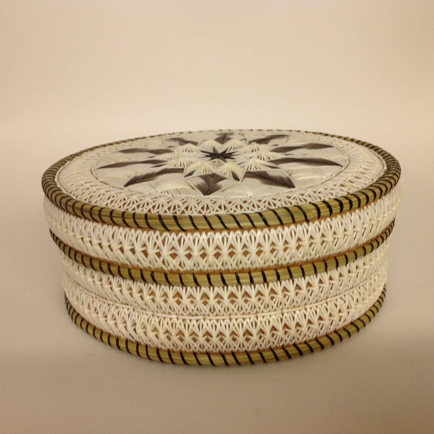 Natural Star Quill Box